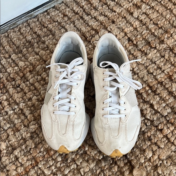 New Balance 327 Athletic Shoes - Picture 2 of 6